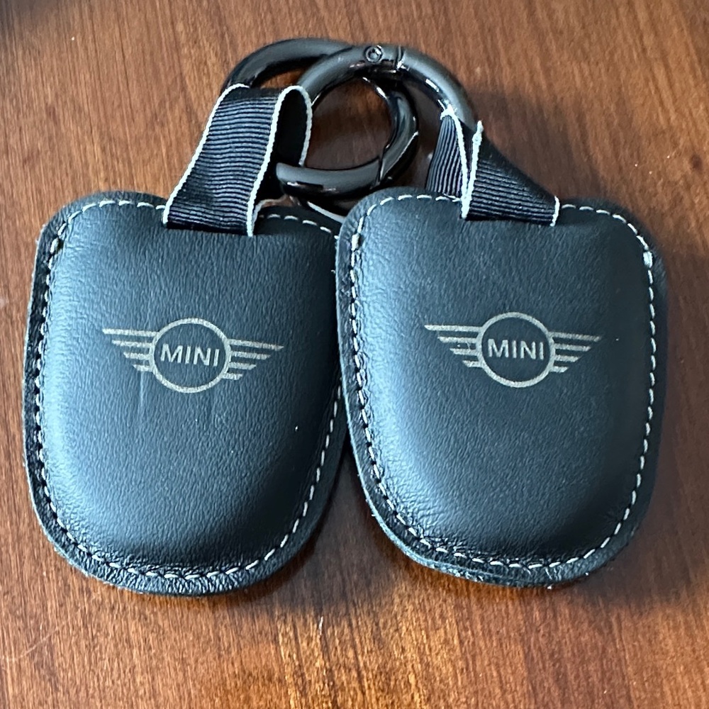 Mini Cooper set of 2 Bluetooth FindMates